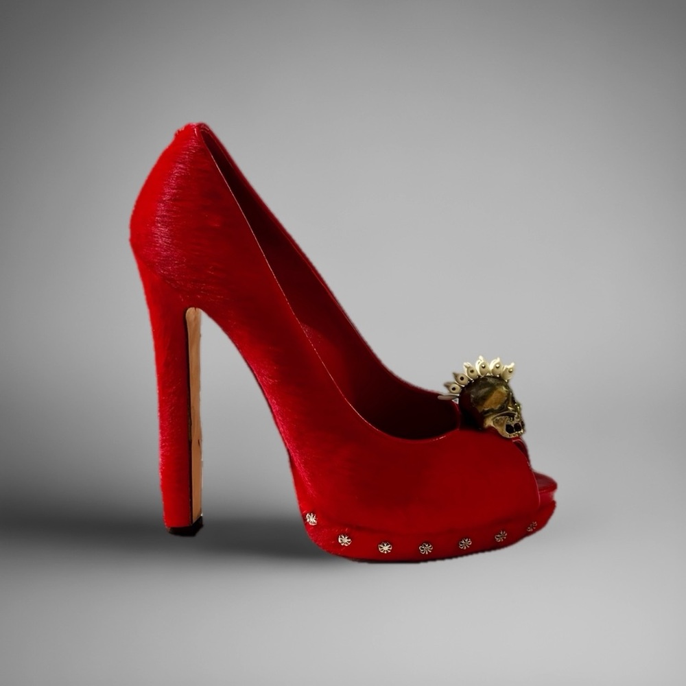 Alexander McQueen Red Suede Skull Embellished Peep Toe Pumps Size 38 - Picture 3 of 13